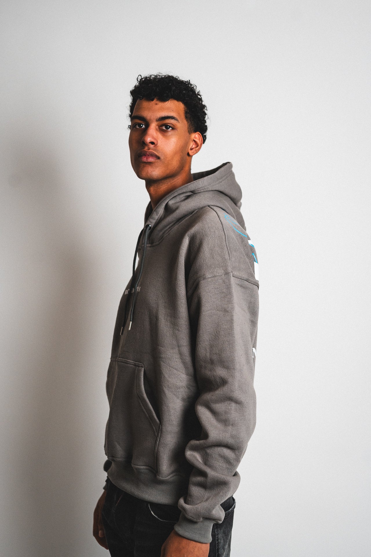 „Savage“ Hoodie grey